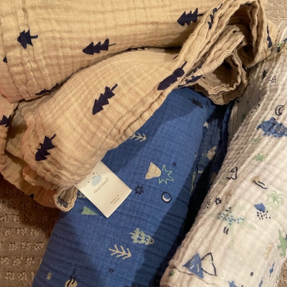 ••3 Muslim Swaddle Blankets - Picture 4 of 5